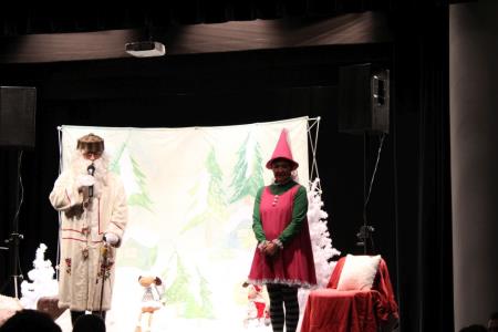 dedek Mraz in nagajiva vila, dec 2023, foto JSKD OI Trebnje (4)